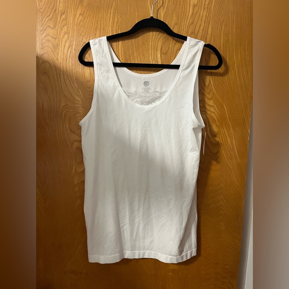 Jill’s lace trim White Fitted Sleeveless Tank Top 2X